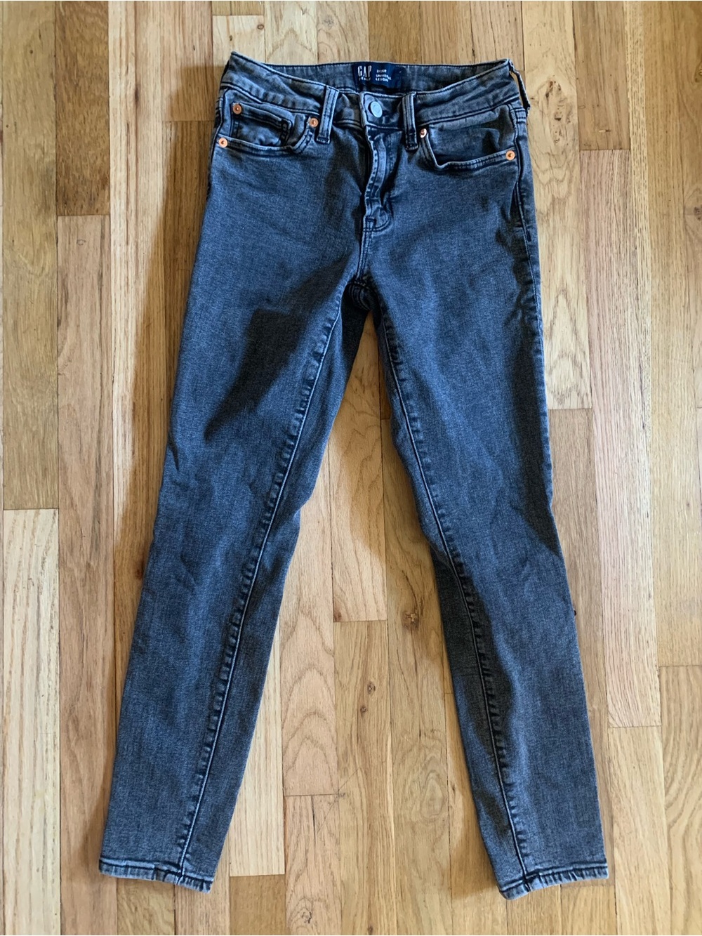 GAP Women's Skinny Jeans in Charcoal
